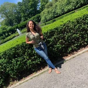 Meet your Posher, Alyssa